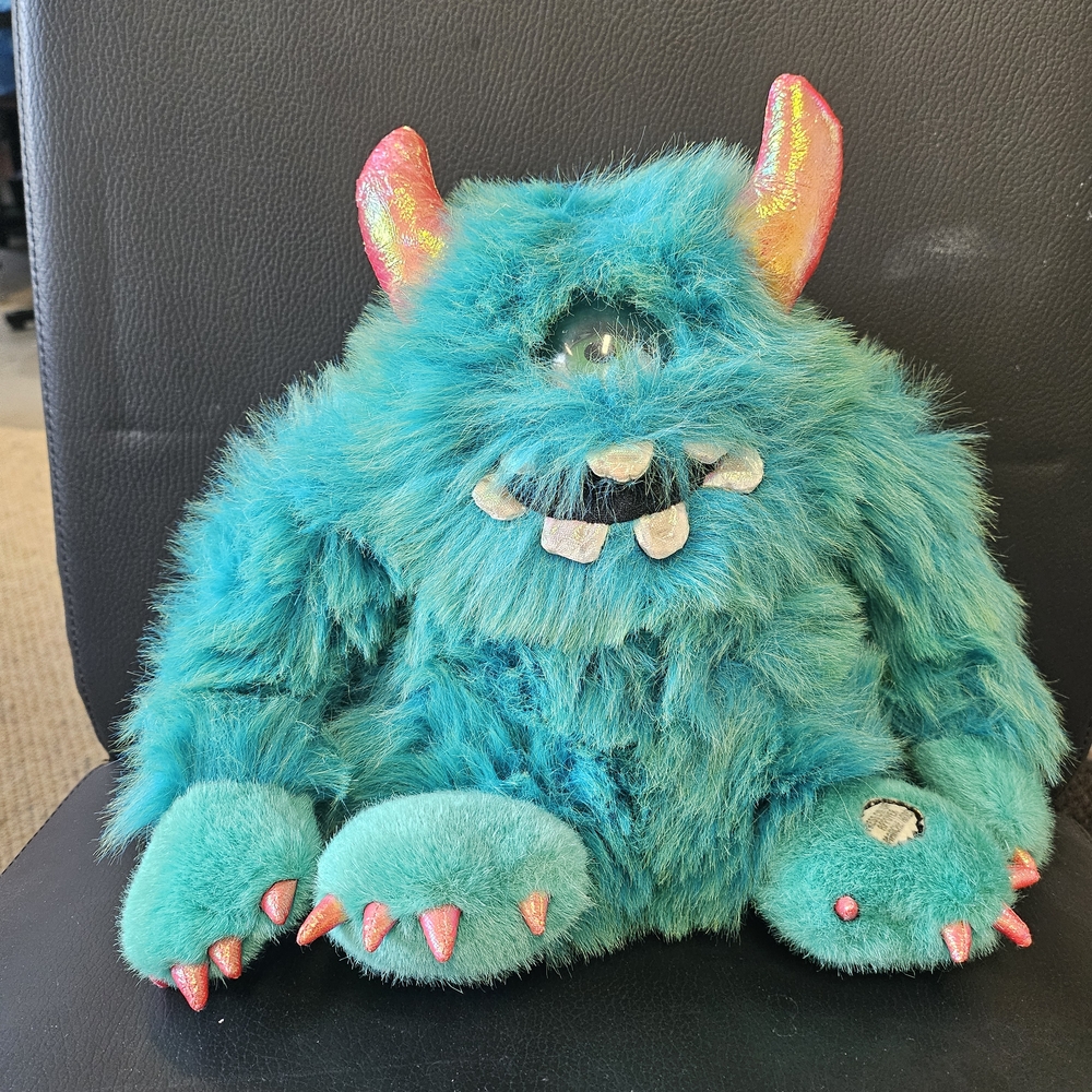 Dan Dee Collector's Choice Cyclops Light Up Sing & Dance Monster Mash Plush.